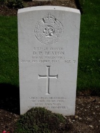 Klagenfurt War Cemetery - Beaton, Dennis Percival (Den)